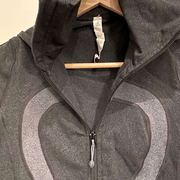 Lululemon set wide leg pants and zip up - Picture 5 of 9